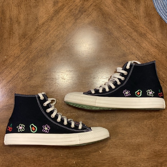 Converse Shoes - Picture 3 of 5